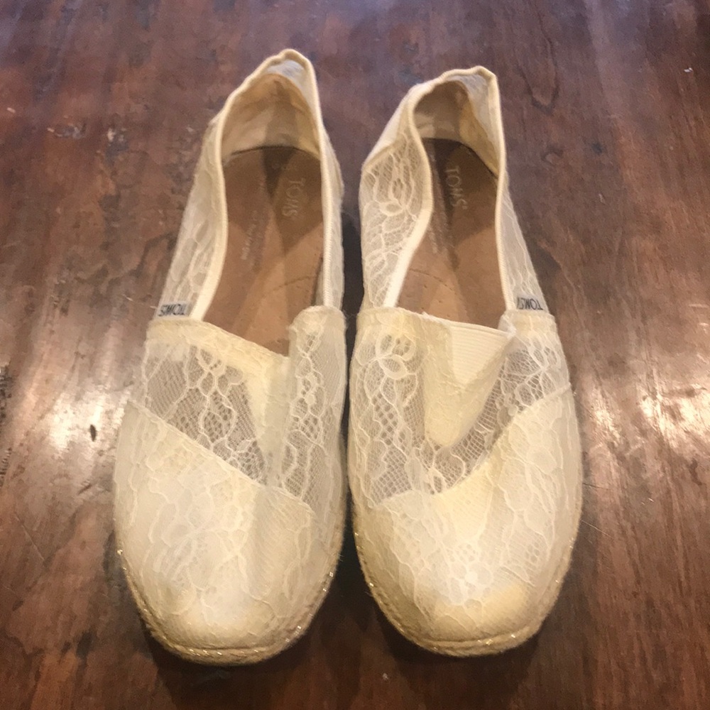 Lace Ivory Slip-on Toms Espadrilles